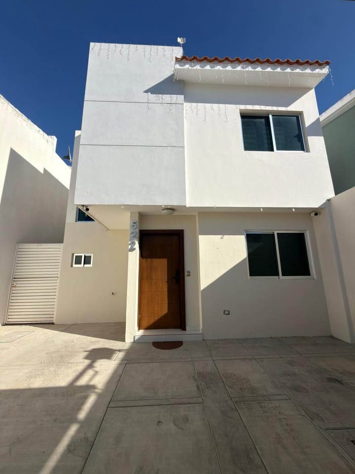 Casa en venta en la zona de Lomas de Mazatlán, coto privado Quinta Real