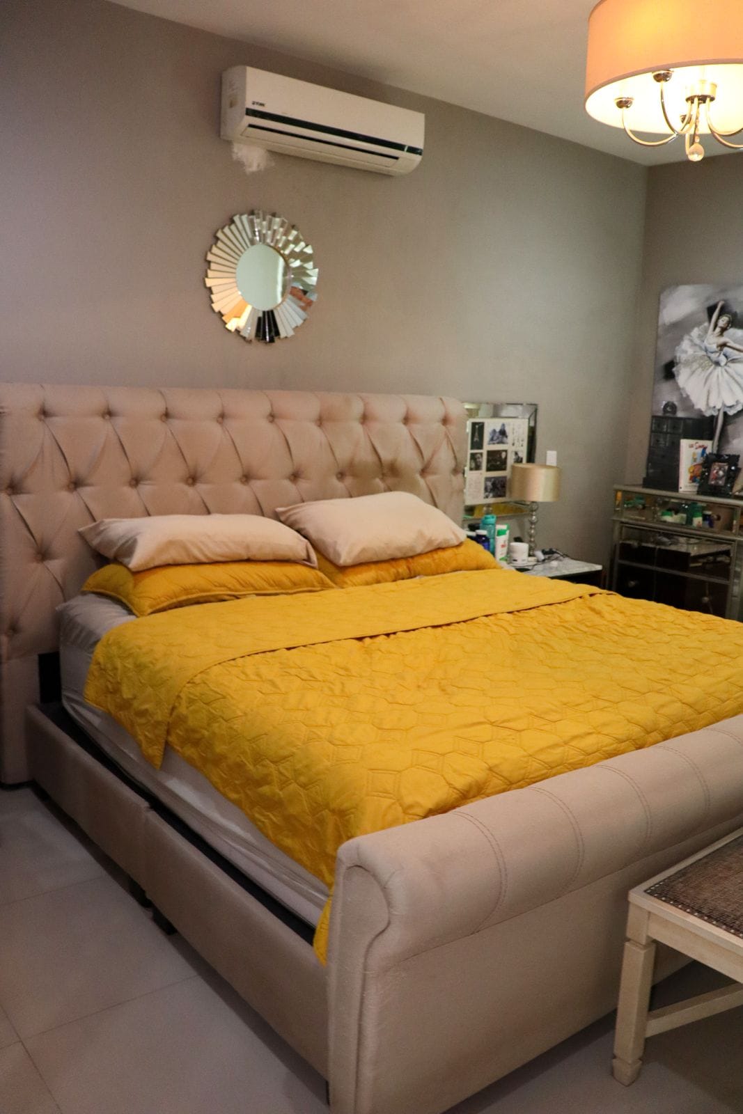 Recámara principal con walking closet en casa de Lomas de Mazatlán