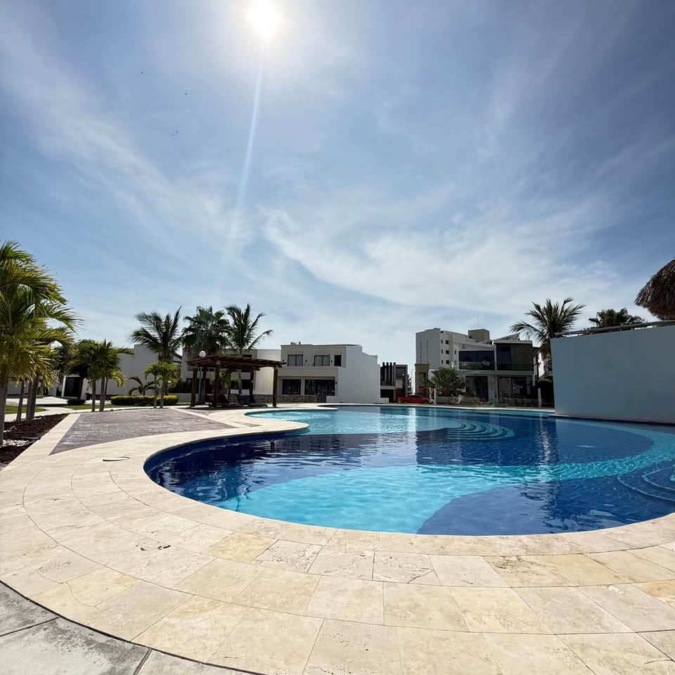 Alberca del fraccionamiento Paraíso Marina en Marina Mazatlán