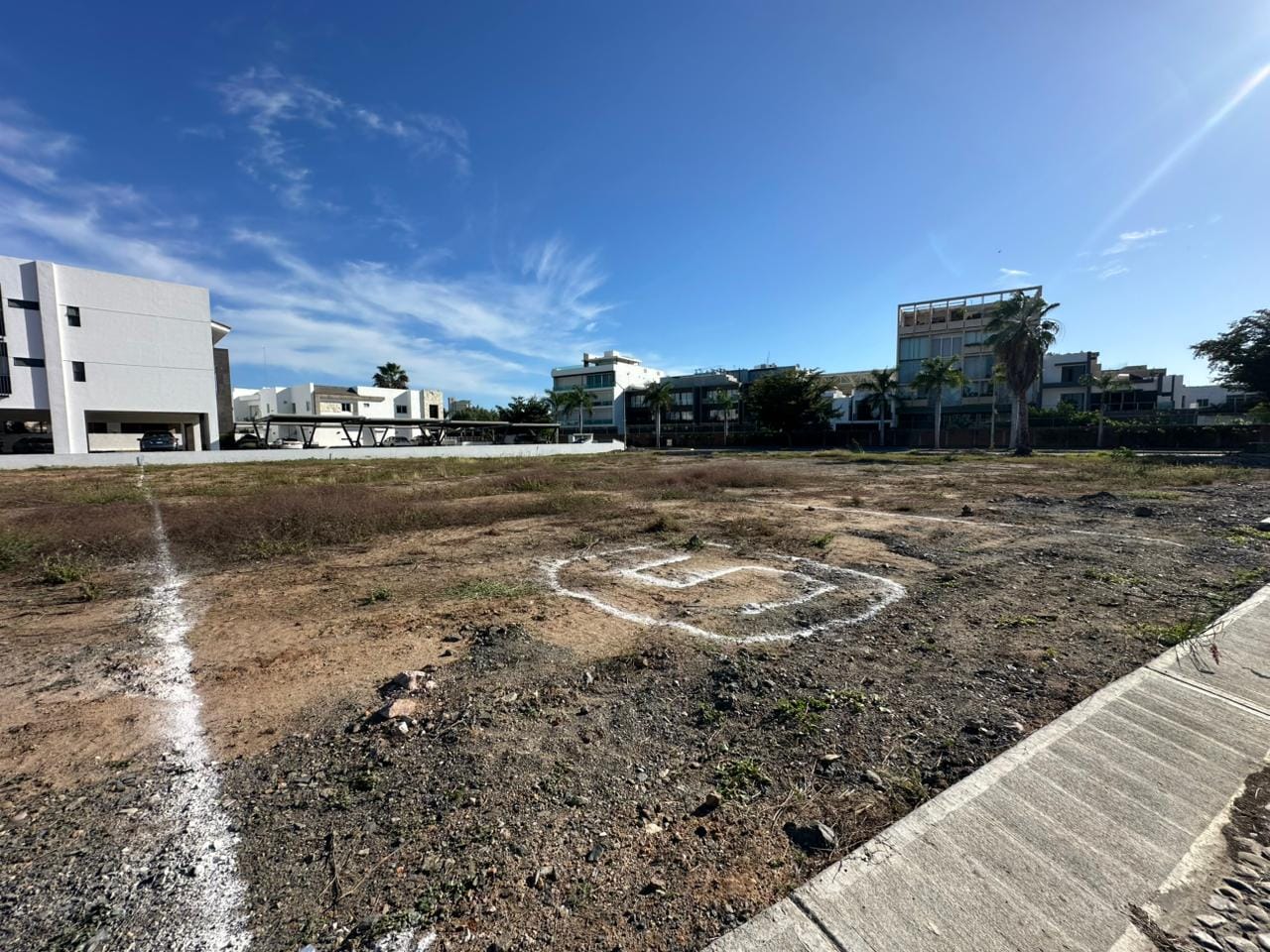 Terreno de 424 m² en venta en el Fraccionamiento El Cid, Mazatlán