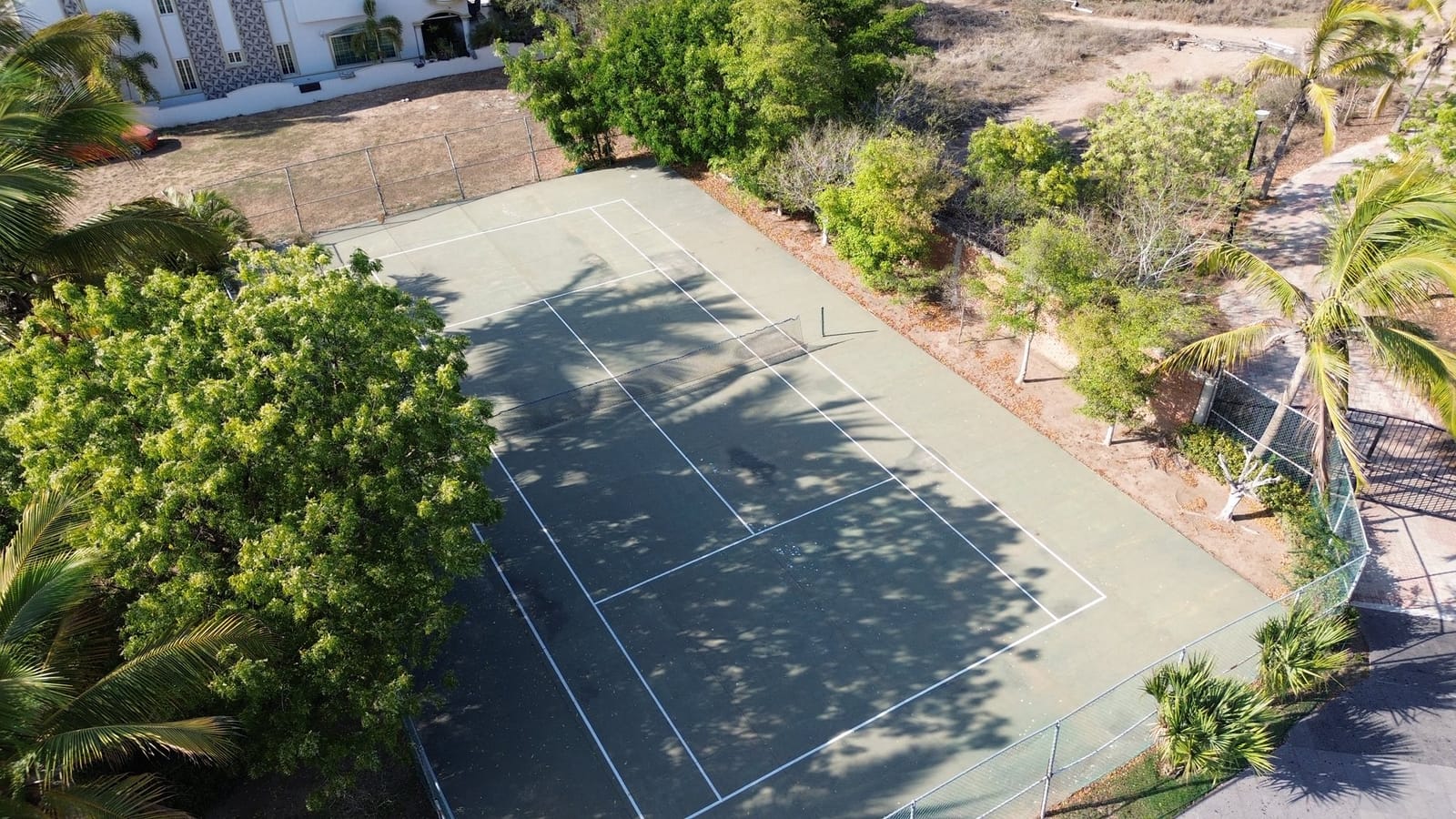 Cancha de tenis del fraccionamiento Marina Real en Mazatlán